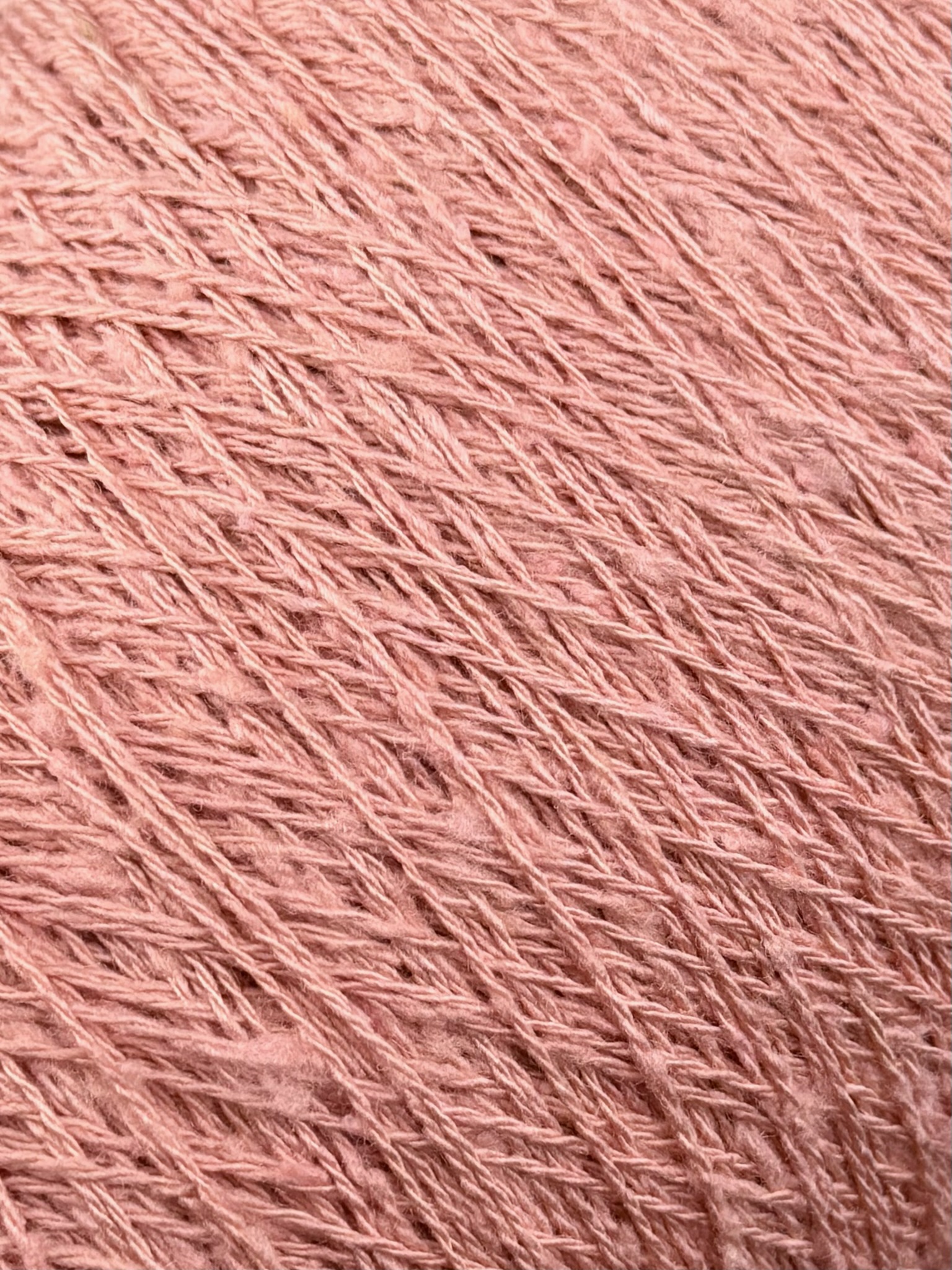 Art. Seta Tweed Bourette – Garn aus 100 % Bouretteseide col. Puderrosa 530 m / 100 g